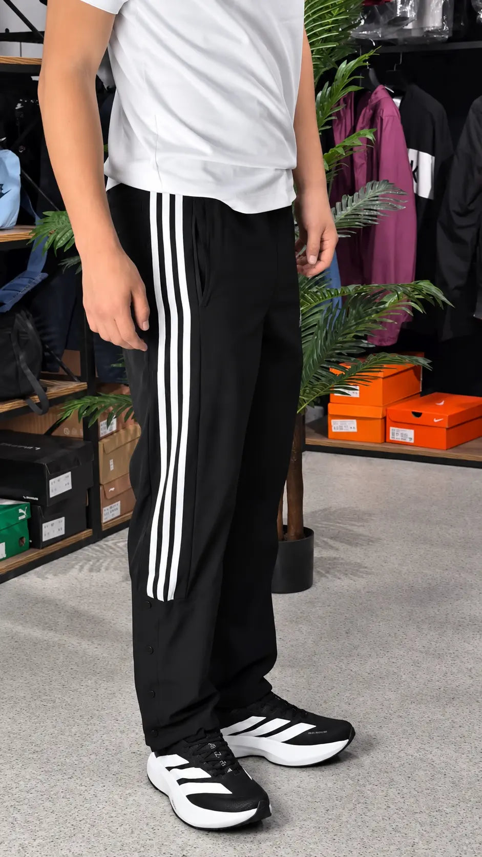 Relaxed Fit Contrast Stripe Jogger Trouser