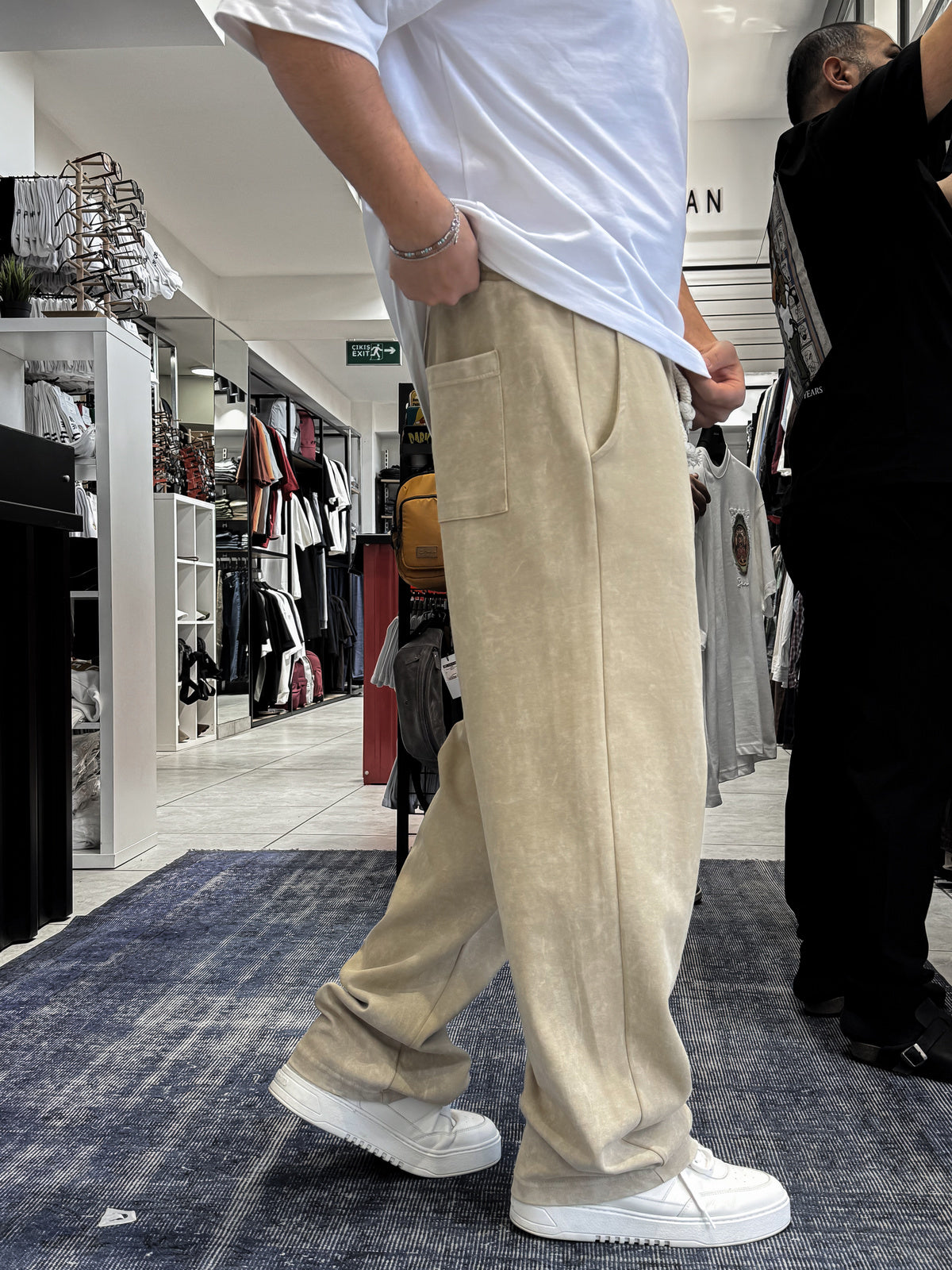 17 Embroidered Washed Straight Leg Sweatpants